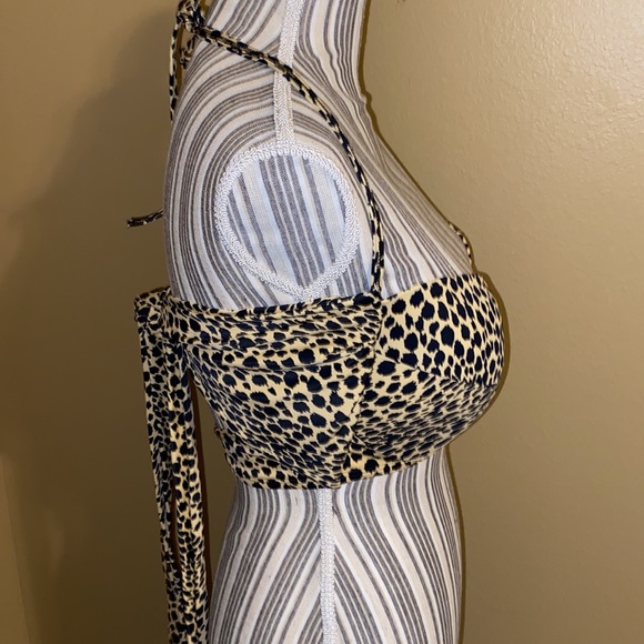 Victoria’s Secret | Leopard Print Bikini Top - 34DD - Picture 2 of 7